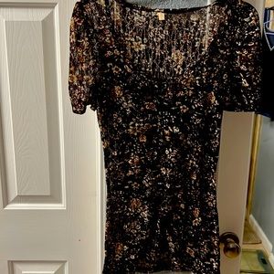 Buckle floral lace top - large